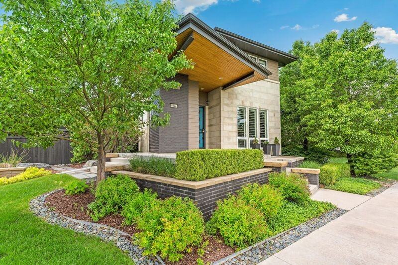 9244 E 37th Ave - Photo 3 of 42