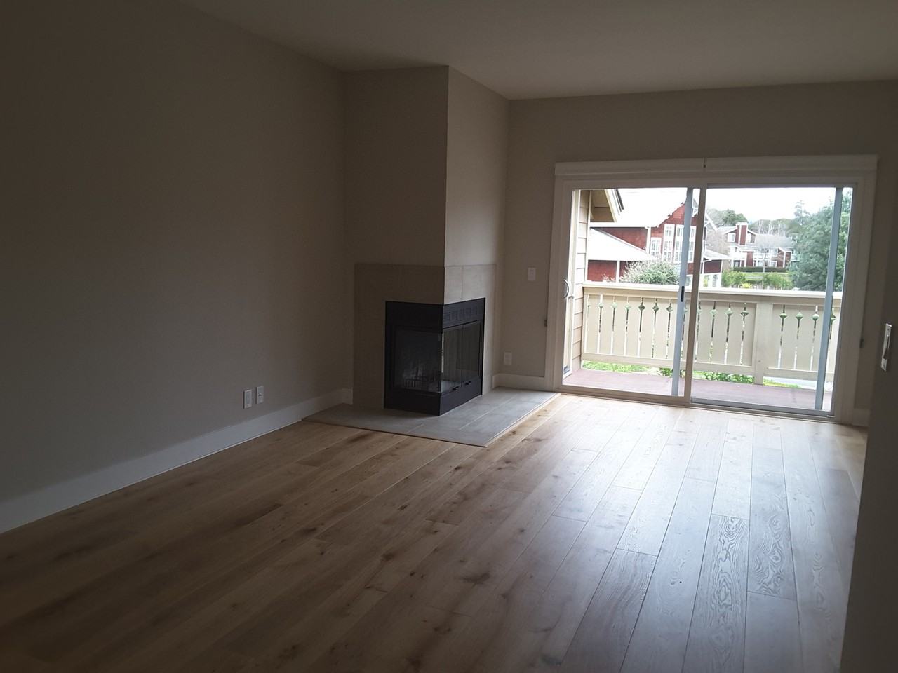 242 Shoreline Ct - Photo 2 of 27