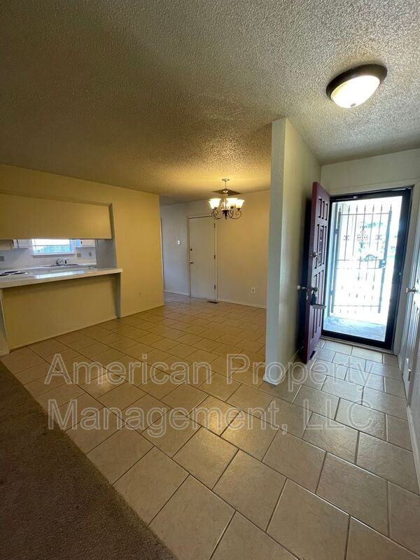 13240 E 29th Pl - Photo 2 of 33