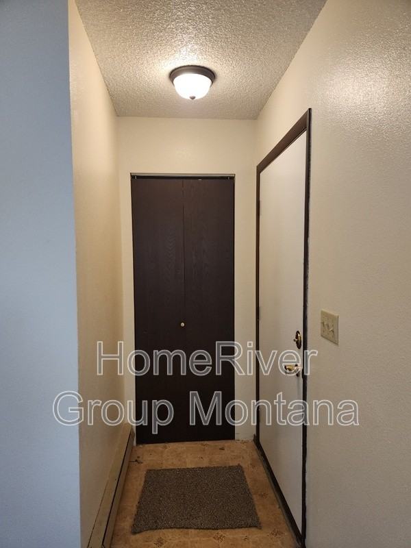 2139 S 4th St W #B - Photo 2 of 12