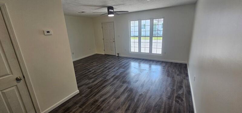 320 N Ferne Clyffe Rd - Photo 3 of 11