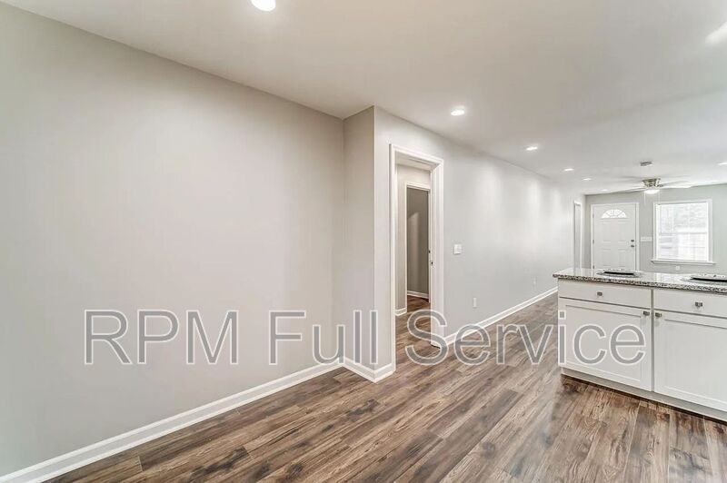 662 Courtland St - Photo 6 of 34