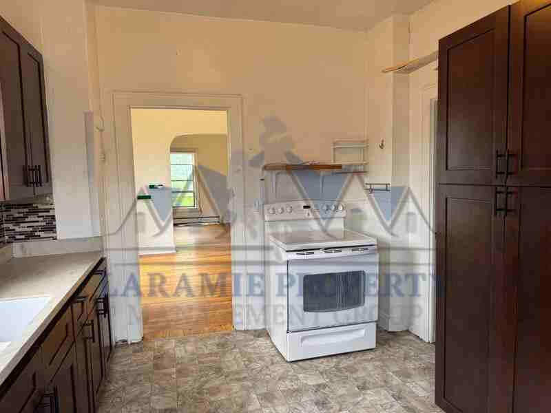 413 S 6th St #1 - Photo 3 of 16