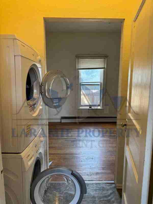 413 S 6th St #1 - Photo 7 of 16