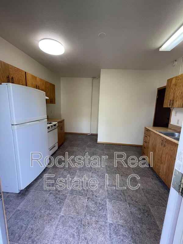 1420 E 16th Ave #2 - Photo 7 of 9