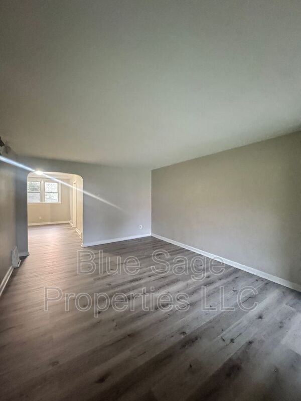 507 S 2nd St - Photo 3 of 27