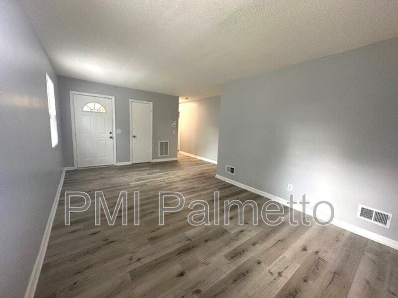 216 Saddle Field Road - Photo 7 of 26