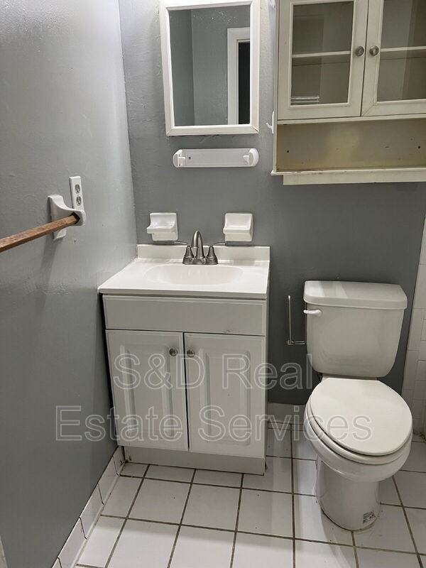 2823 Kathryn Avenue - Photo 5 of 14