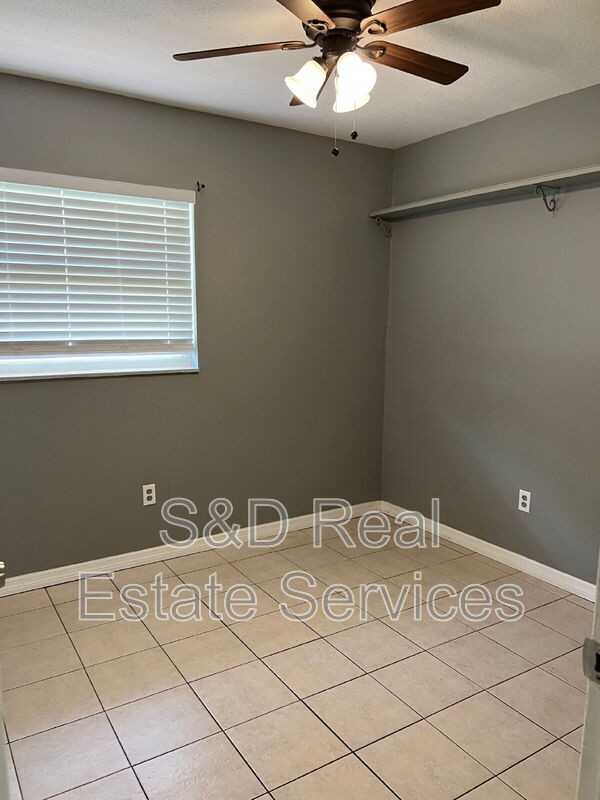 2823 Kathryn Avenue - Photo 6 of 14