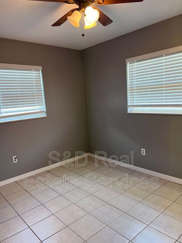 2823 Kathryn Avenue - Photo 7 of 14