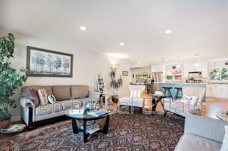 8192 E Oxford Dr - Photo 3 of 21