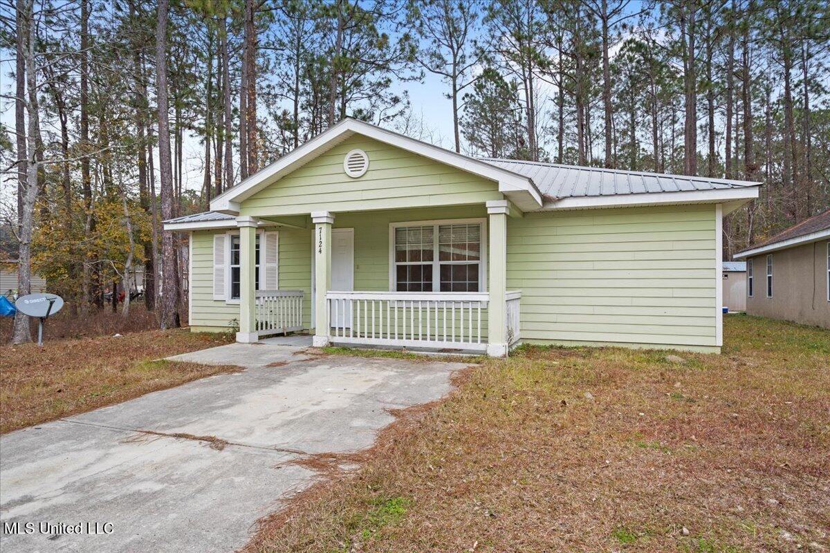 7124 Sunflower St - Photo 2 of 35