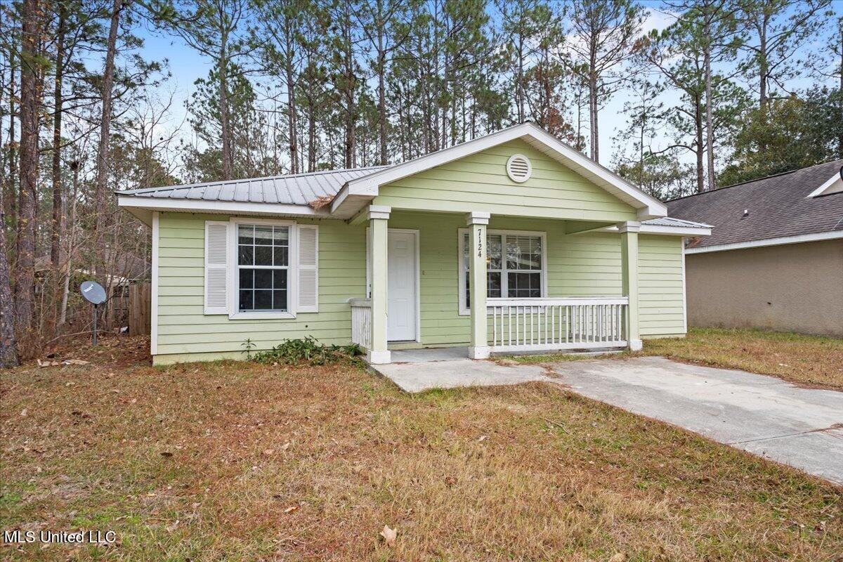 7124 Sunflower St - Photo 3 of 35