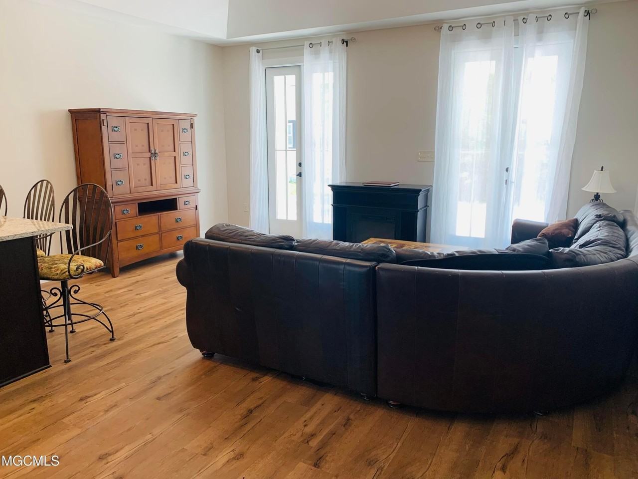 510 Main St - Photo 2 of 10