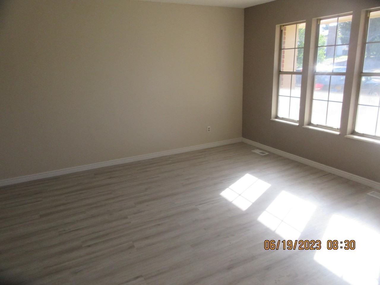 2236 Vintage Dr - Photo 3 of 29