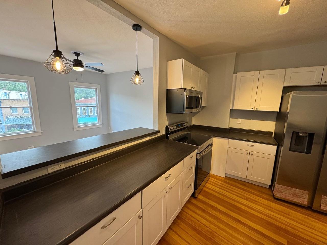 741 Manitou Ave - Photo 2 of 15