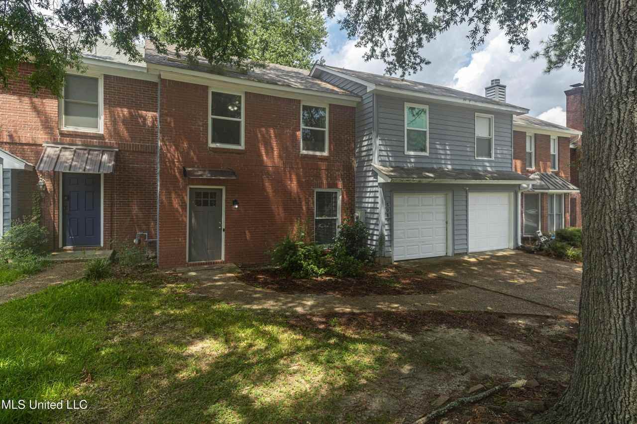 508 Boardwalk Blvd - Photo 2 of 33