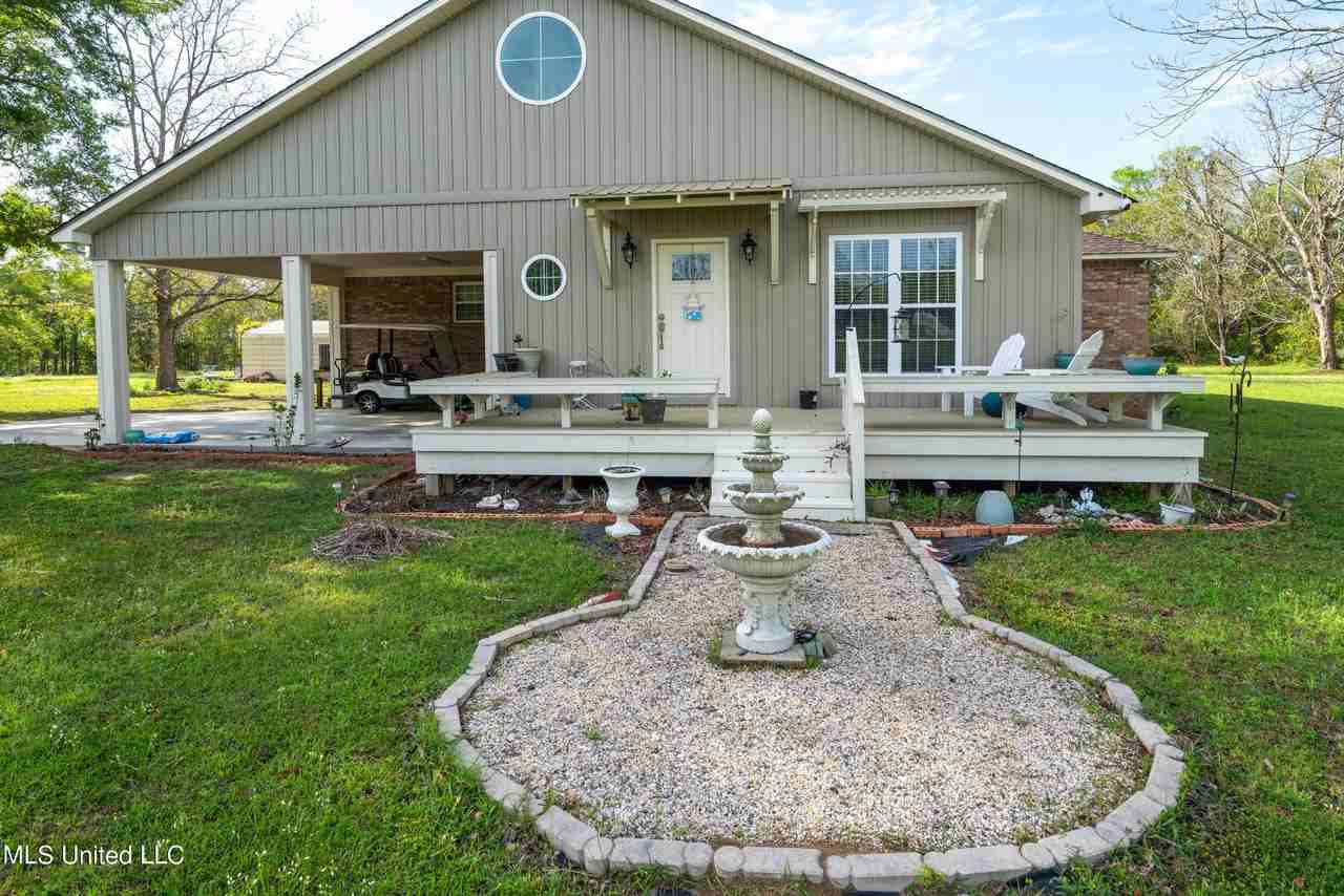 25401 Notre Dame Ave - Photo 3 of 23