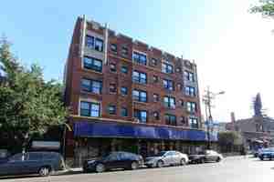 featured image of 739 W Belmont Ave #109