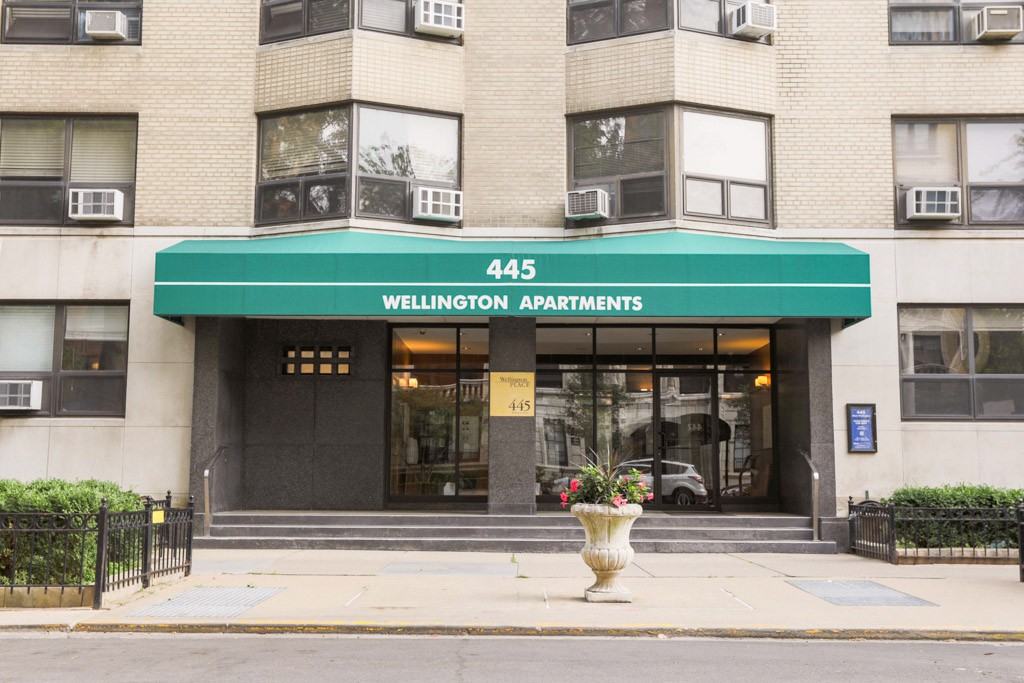 445 West Wellington Avenue #6H
