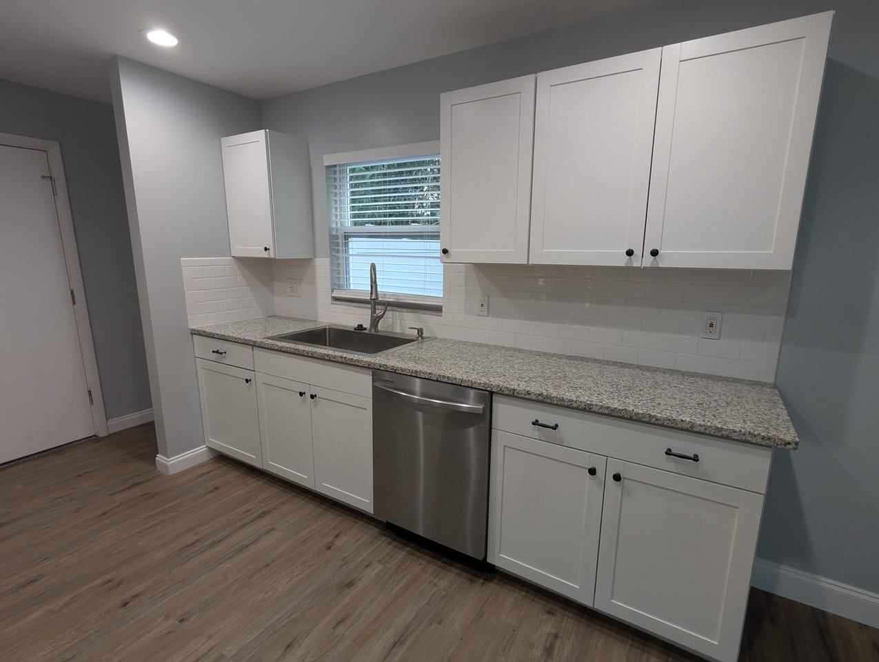 3451 Pine St - Photo 4 of 12