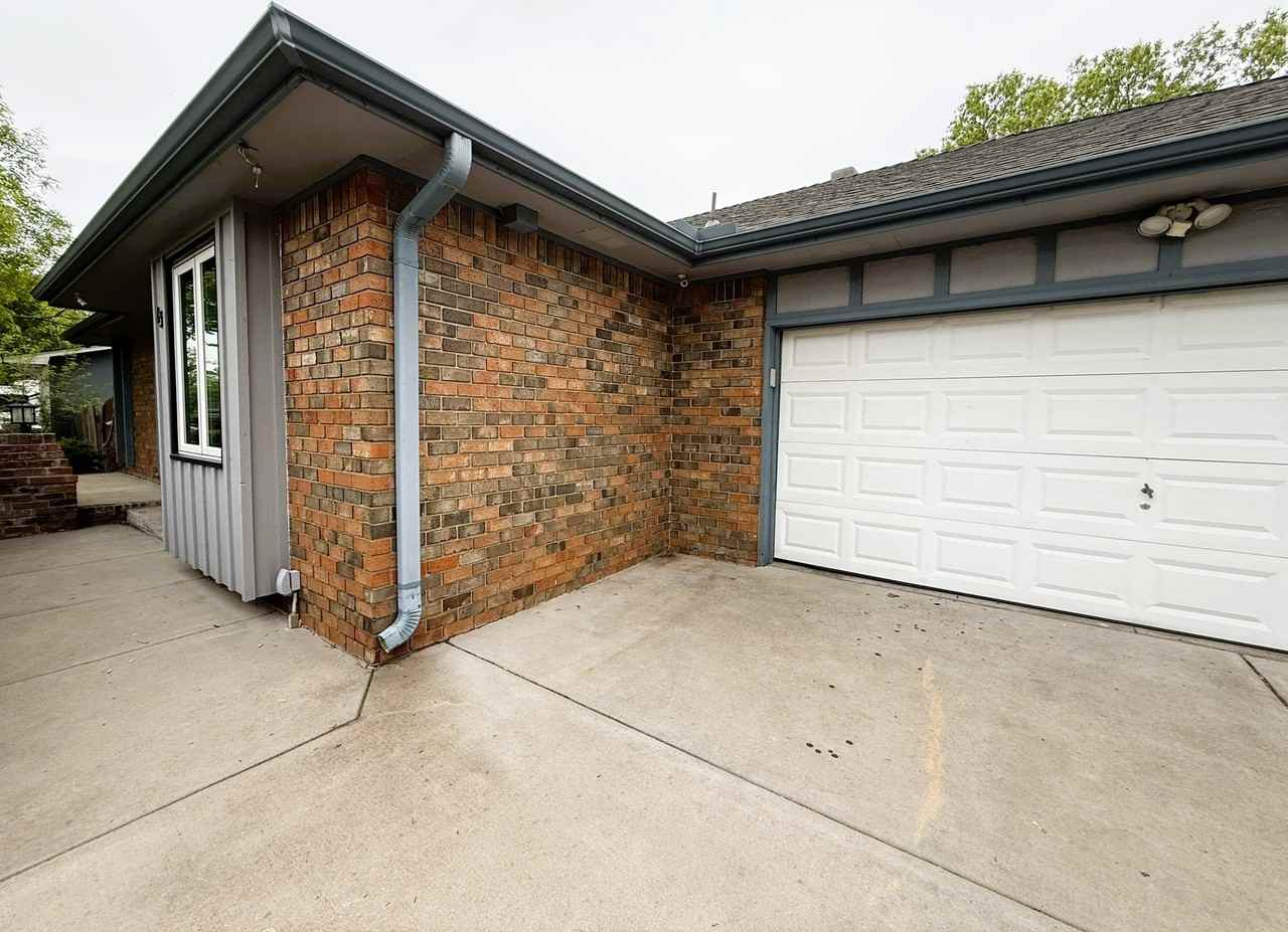 131 Brazos Dr - Photo 4 of 30