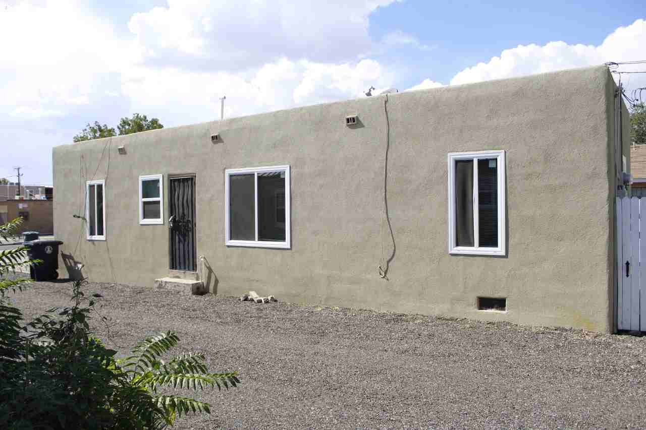 214 Princeton Dr Se - Photo 2 of 10