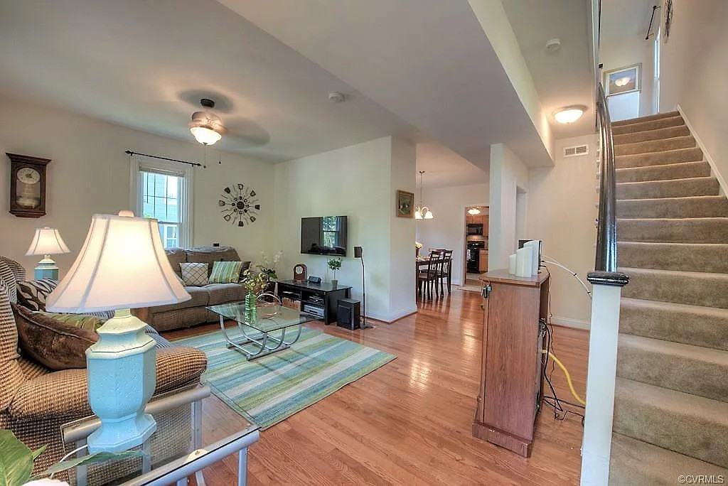 600 W 26th St #NA - Photo 3 of 6