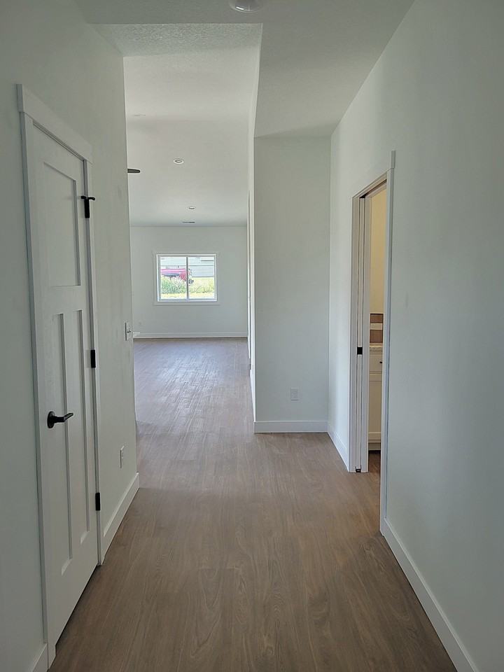 1232 Wisteria Ln - Photo 3 of 24