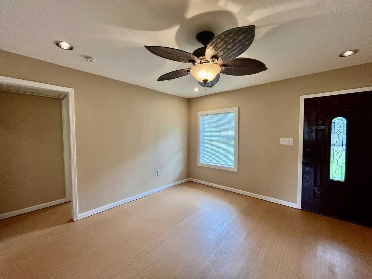 5517 W Jackson St - Photo 2 of 15