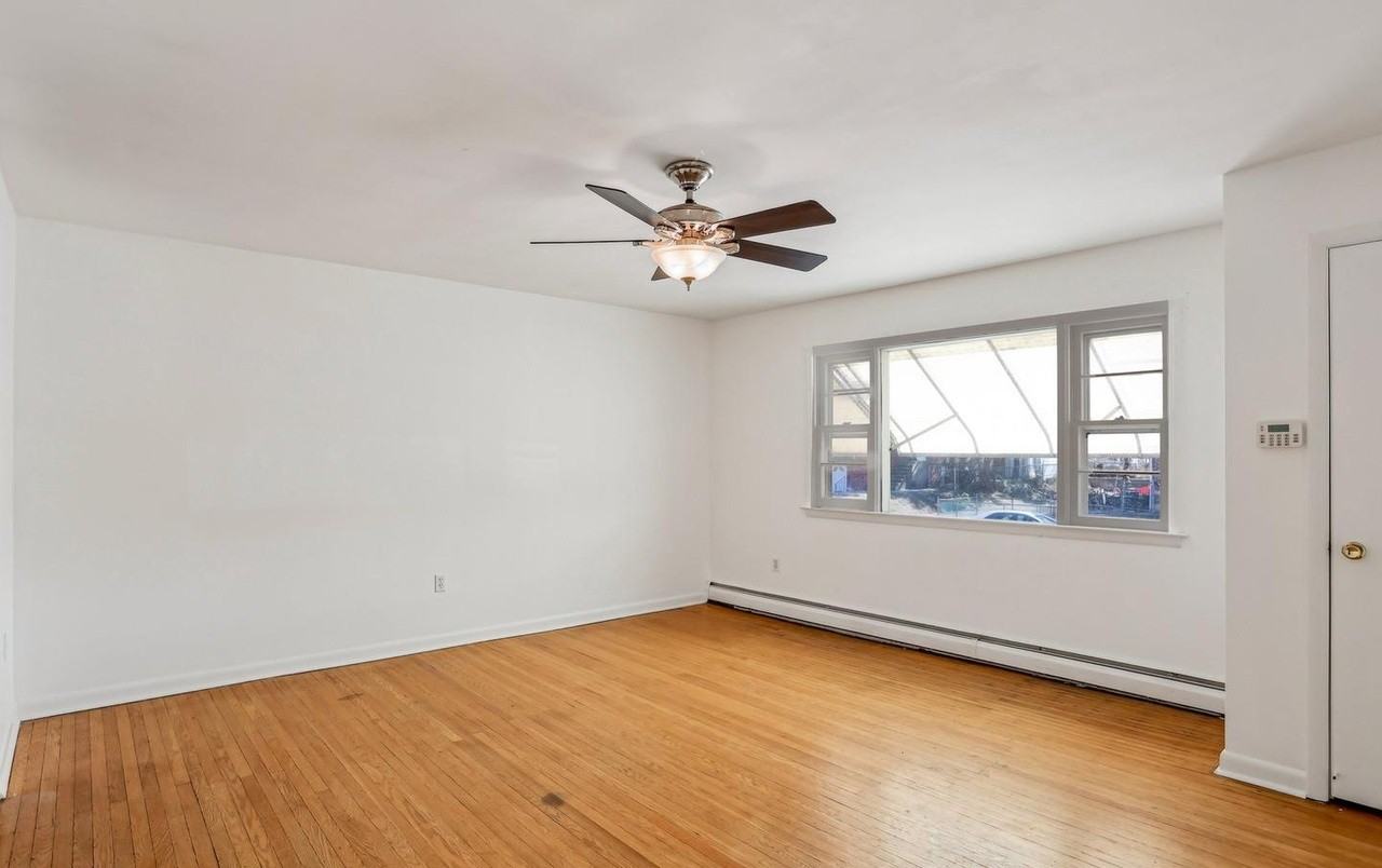 7818 Frontenac St - Photo 2 of 19