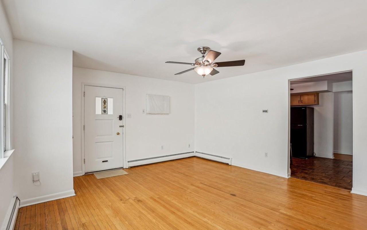 7818 Frontenac St - Photo 3 of 19
