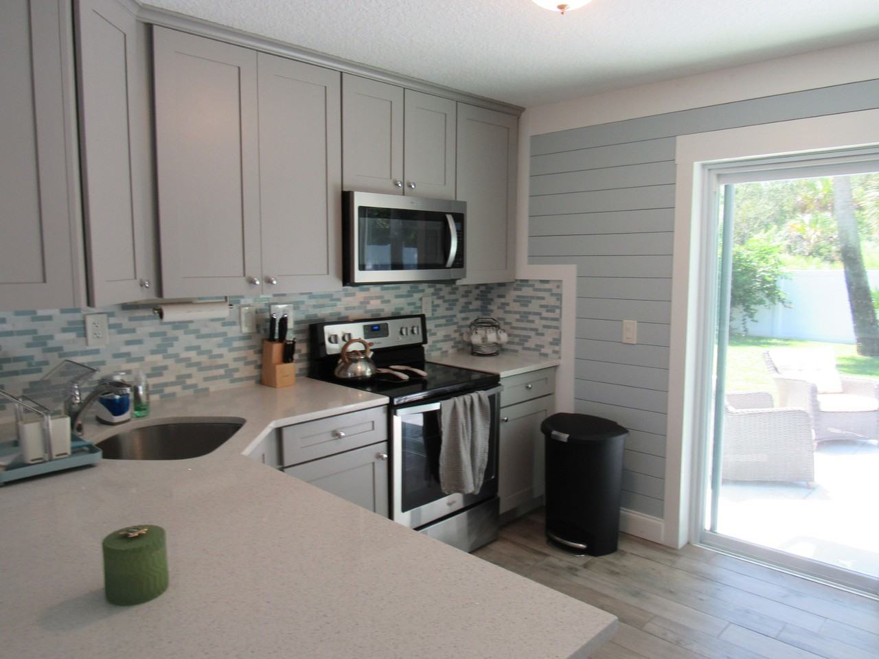 16 Hillside Dr - Photo 4 of 13