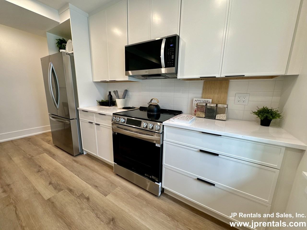 4459 Washington St #2 - Photo 4 of 12