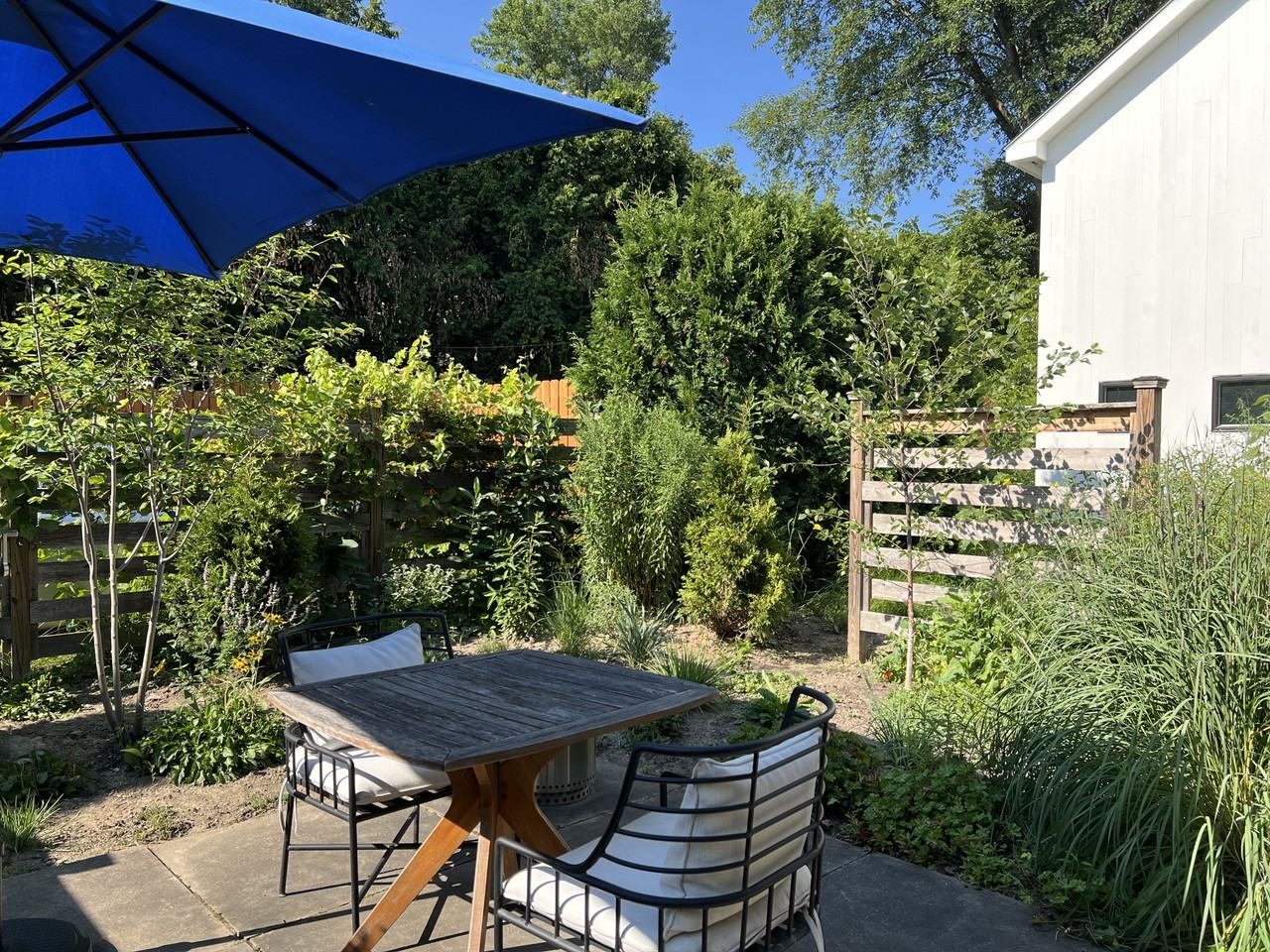 76 School St - Photo 2 of 14