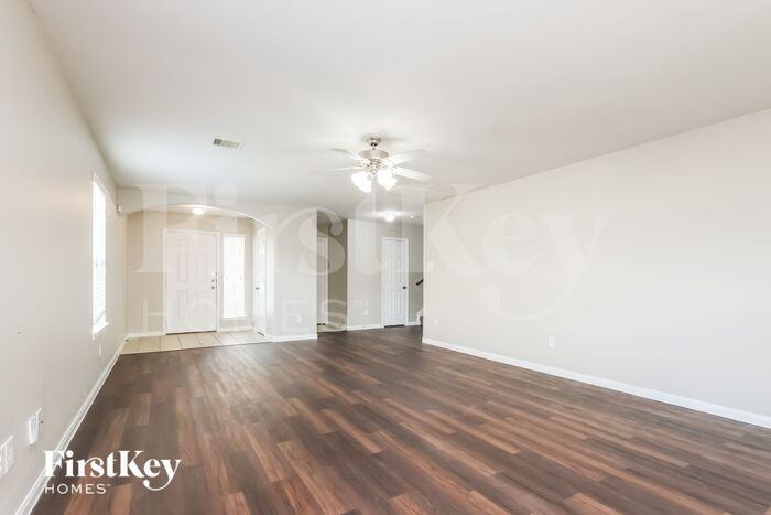 2423 Gianna Way - Photo 3 of 16