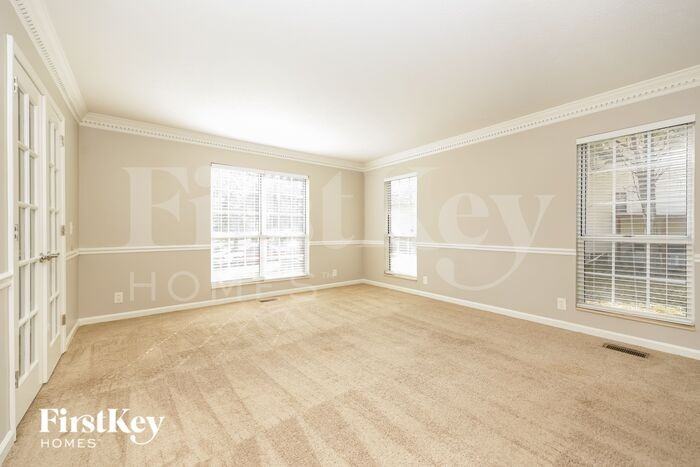 1133 Burlingame Ct - Photo 2 of 16