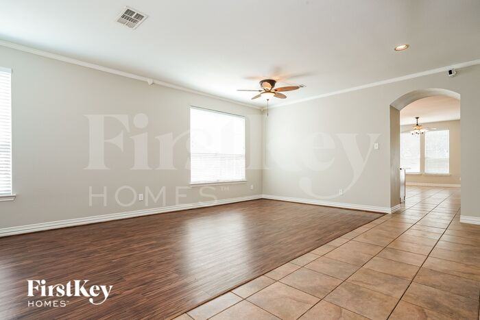 4536 Indian Rock Dr - Photo 3 of 16