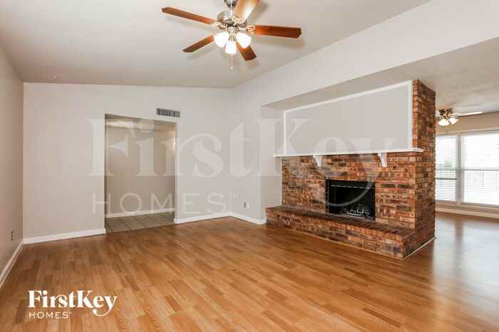 9113 Linda Vista Dr - Photo 2 of 16