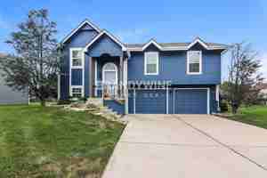 featured image of 106 W Laredo Trl