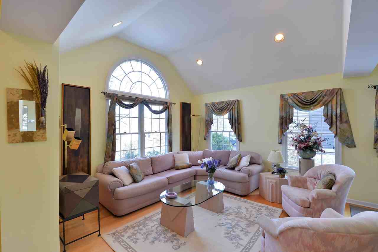 37 Timothy Field Rd - Photo 3 of 25