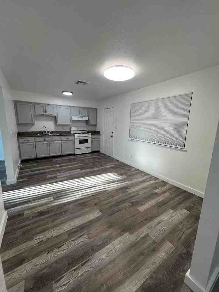 1800 S Garden Street - Photo 5 of 19