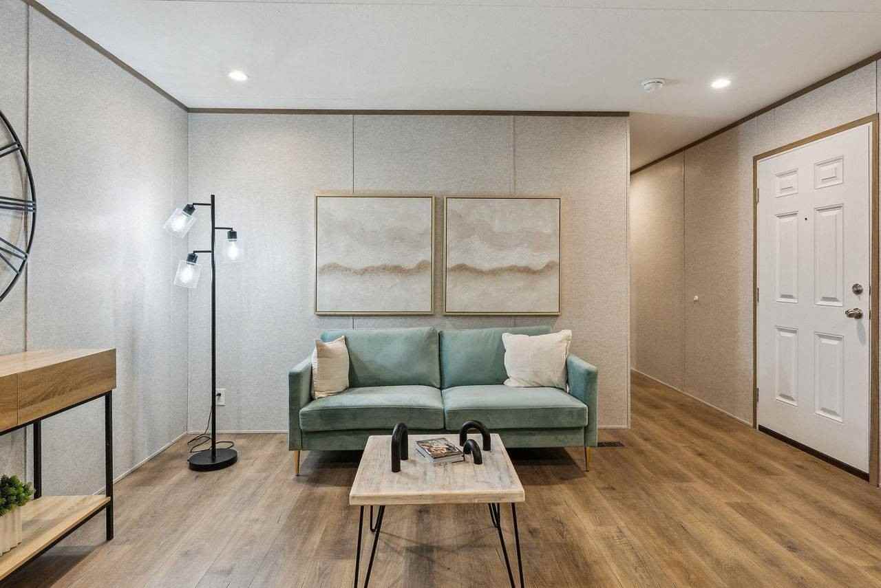 105 Sundale Trailer Ct - Photo 4 of 9