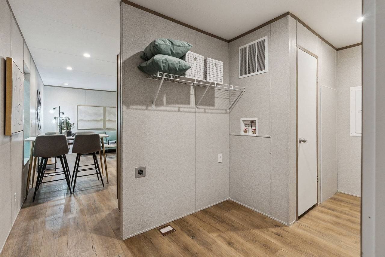 105 Sundale Trailer Ct - Photo 5 of 9