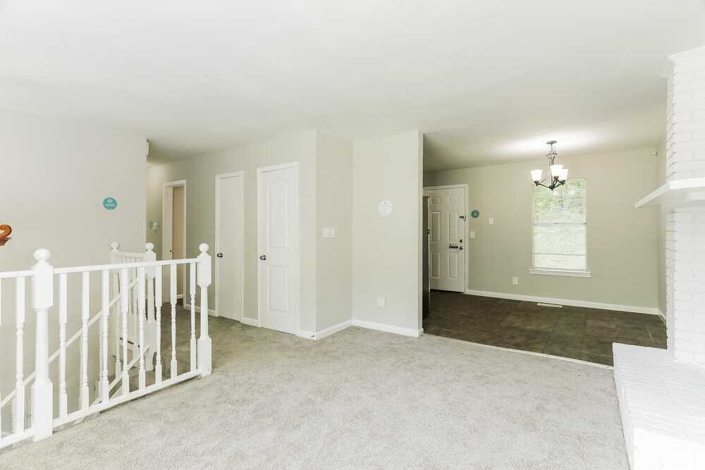 232 Glenvalley Ln Nw - Photo 5 of 17