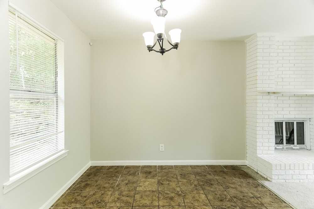 232 Glenvalley Ln Nw - Photo 6 of 17