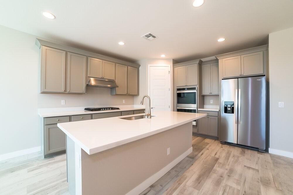 13359 W Rowel Rd - Photo 6 of 16