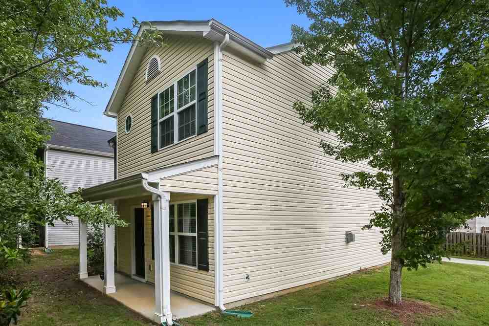 3832 Glory St - Photo 4 of 17