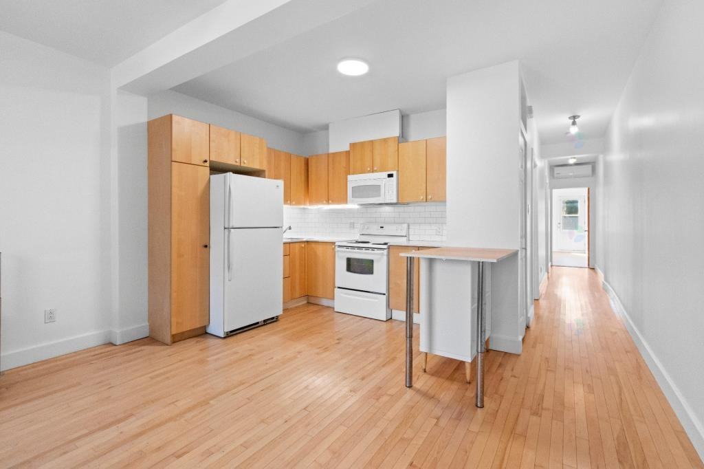 110 Rue Willibrord - Photo 4 of 19