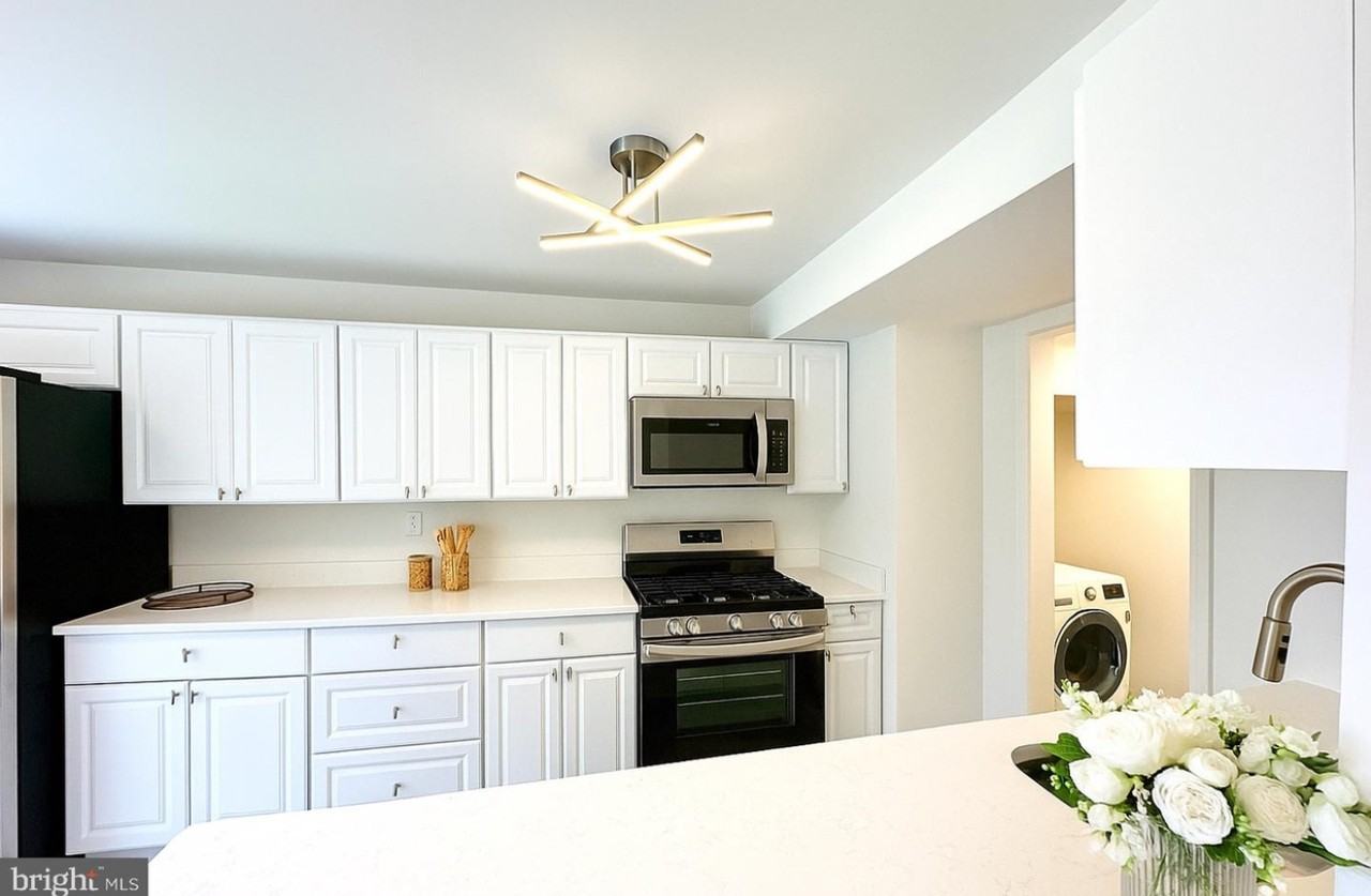 7950 Central Park Circle - Photo 3 of 20